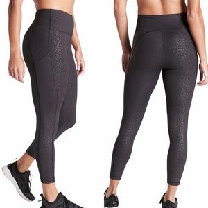 Athleta Ultimate Stash Pocket Embossed 7/8 Tight